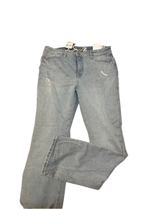 Seven7 Denim - Women's Straight Leg Jeans in Faded Blue